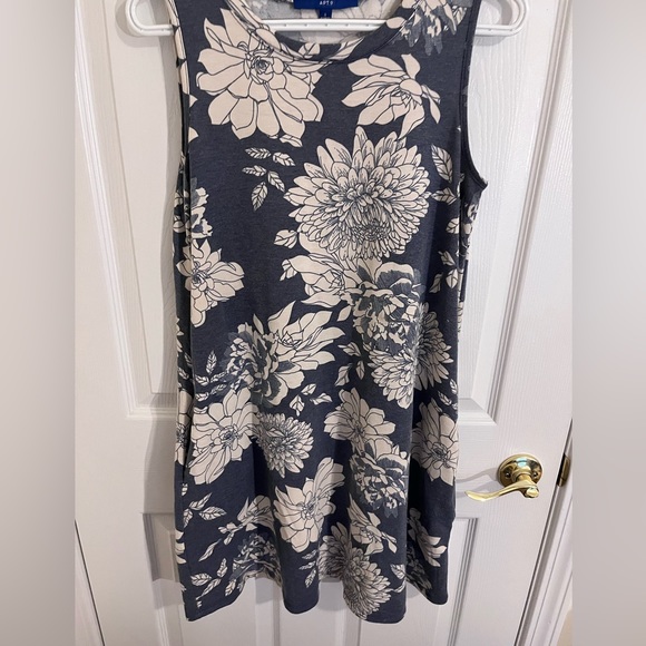 Apt 9 Comfy A-line Dress. Size Small. - Picture 5 of 8